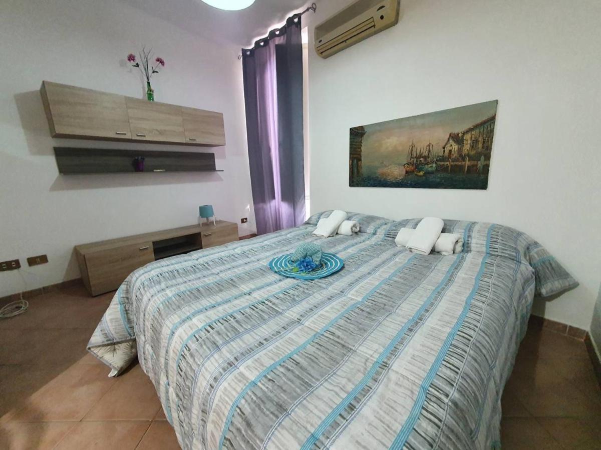 Al Cortile Di Maqueda Apartment Palermo Bagian luar foto