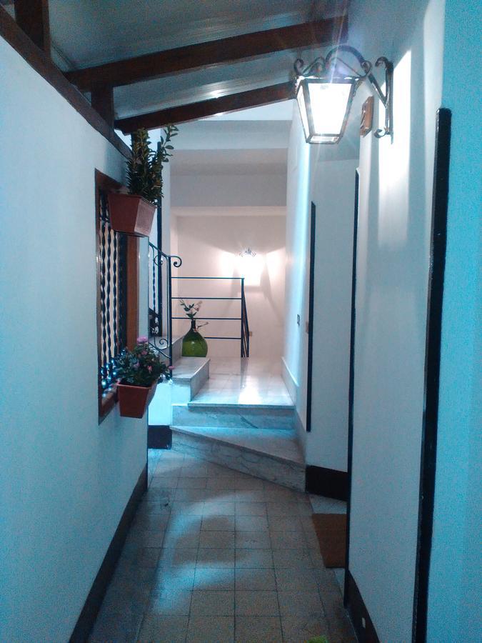Al Cortile Di Maqueda Apartment Palermo Bagian luar foto